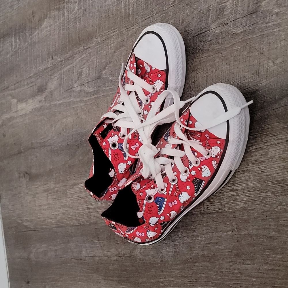 Hello Kitty Converse size 6.5